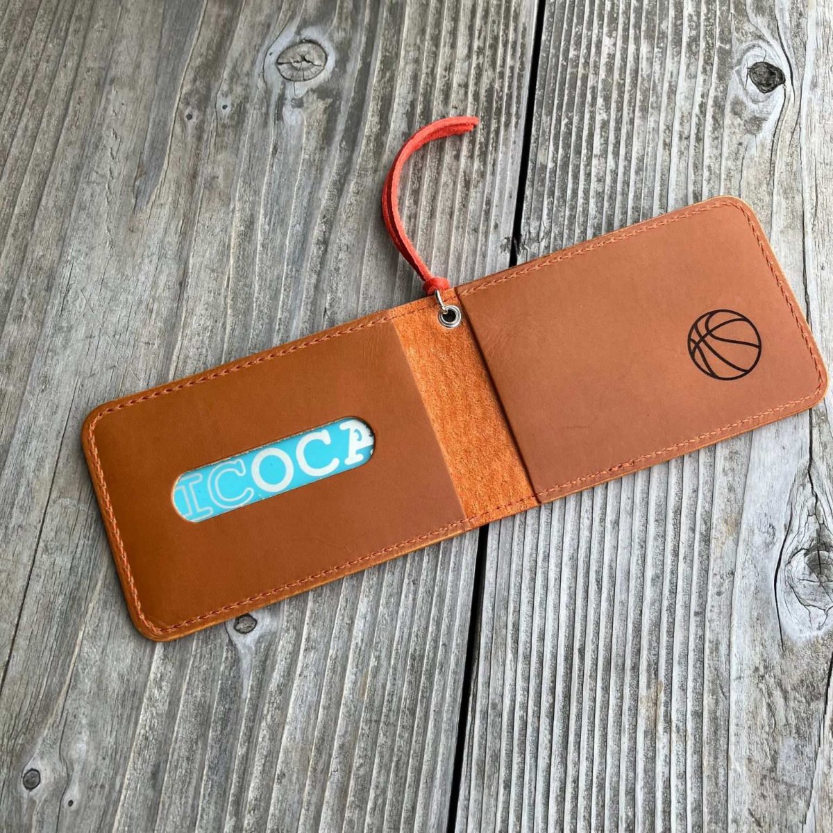 画像6: 広島ジビエレザー×ドラゴンフライズコラボグッズ 鹿革二つ折りカードケース マイナンバーカードや免許書入れに最適 イニシャル刻印対応 (6)