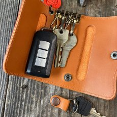 画像6: 広島ジビエレザー×ドラゴンフライズコラボグッズ 鹿革キーケース カードも収納OK!大きめサイズで収納◎ イニシャル刻印対応 (6)