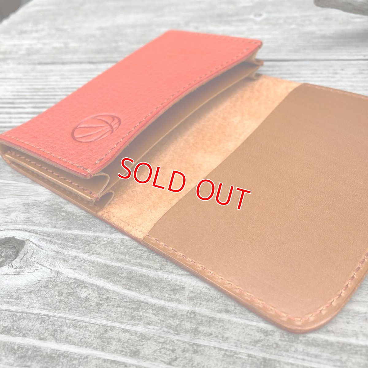 画像4: 【在庫限り／10％OFF・送料無料】 広島ジビエレザー × 広島ドラゴンフライズ コラボ 鹿革名刺入れ (4)