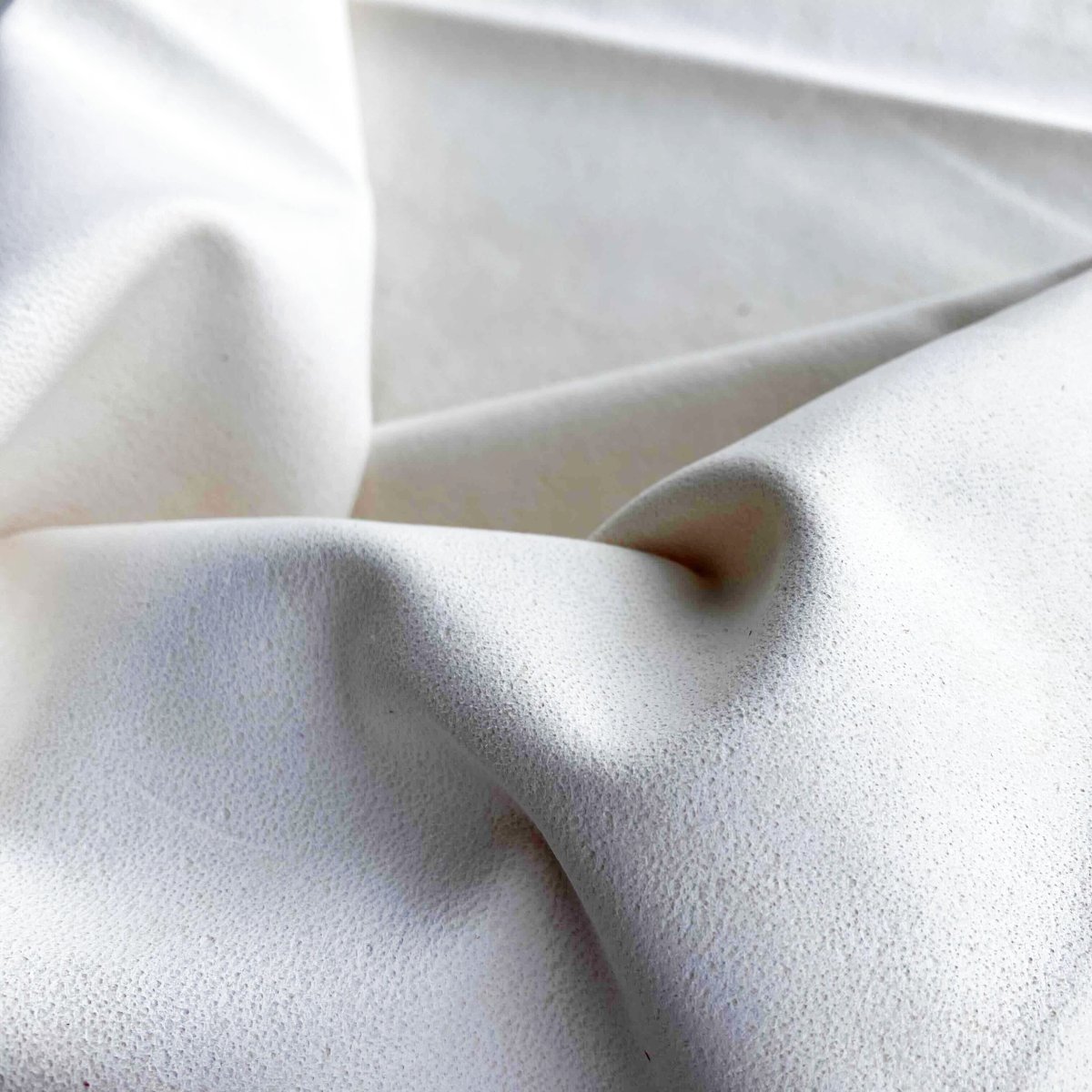 画像2: 天然鹿セーム革カット売り｜驚くほどピカピカ！液晶・メガネ・カメラレンズ万能クリーナー　大サイズ(A4サイズ程度） (2)