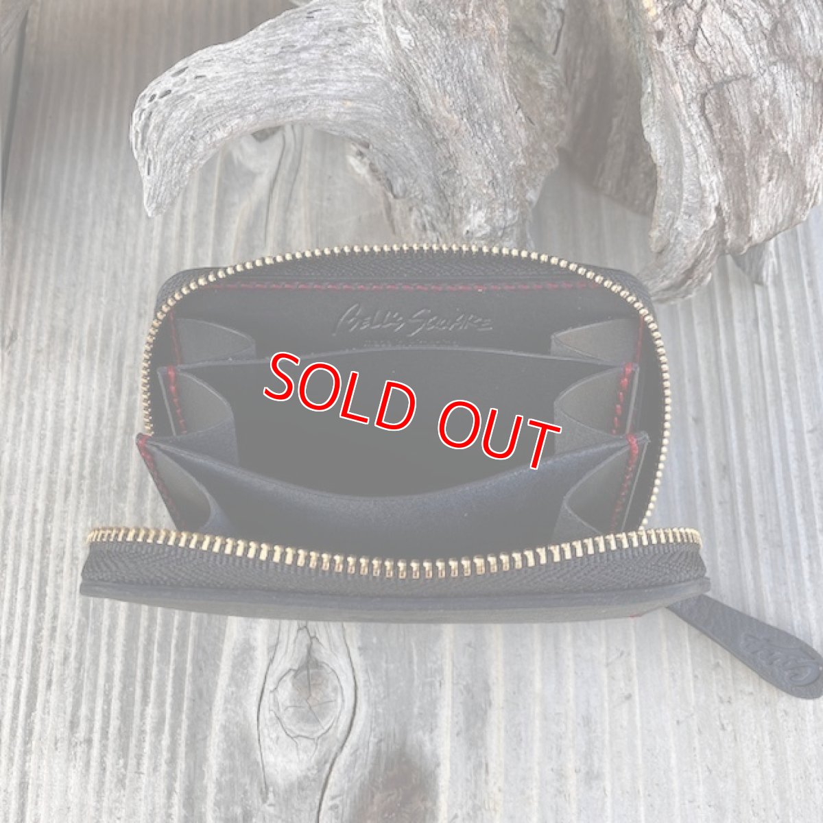 画像3: 【広島ジビエレザー×カープコラボグッズ】物語の詰まったラウンドファスナーミニ財布2026Ver.｜広島産鹿革使用｜広島東洋カープ公式ライセンスグッズ (3)