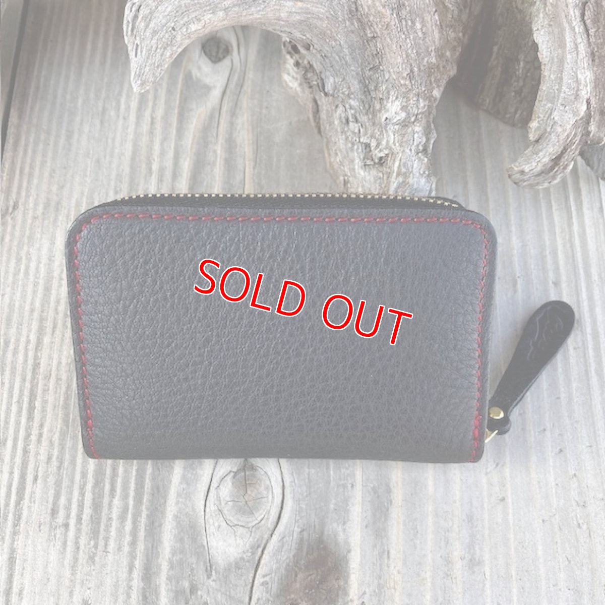 画像4: 【広島ジビエレザー×カープコラボグッズ】物語の詰まったラウンドファスナーミニ財布2026Ver.｜広島産鹿革使用｜広島東洋カープ公式ライセンスグッズ (4)