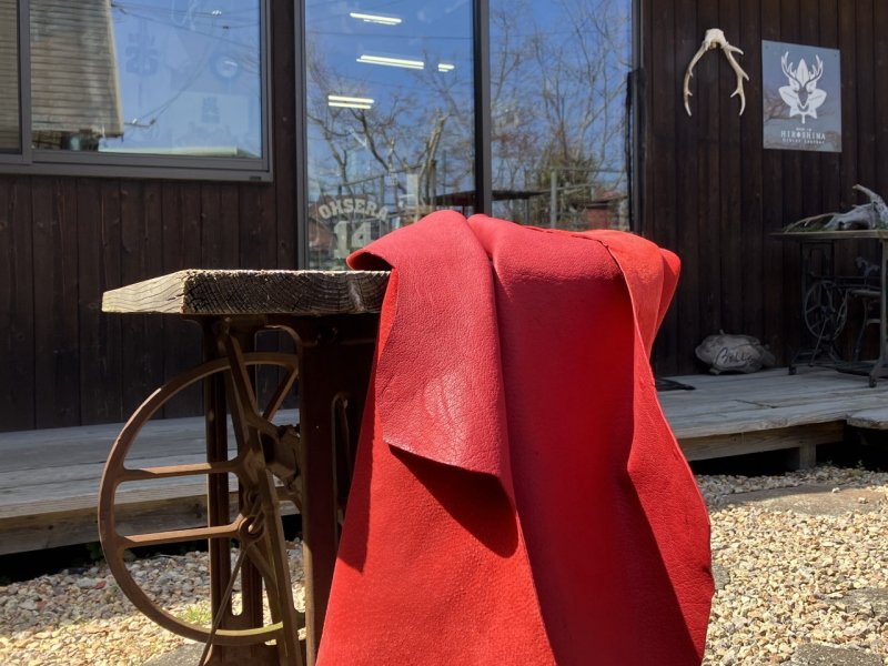 画像1: 【広島ジビエレザー×カープコラボグッズ】物語が詰まった靴べら2026Ver.｜広島産猪革使用｜広島東洋カープ公式ライセンスグッズ 