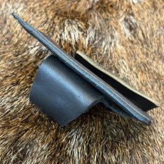 画像5: 【サメ革】独特のシボを楽しむ パスケース／カードケース｜牛革ネイビー＆ブラックバージョン2点完成【現品販売】 (5)