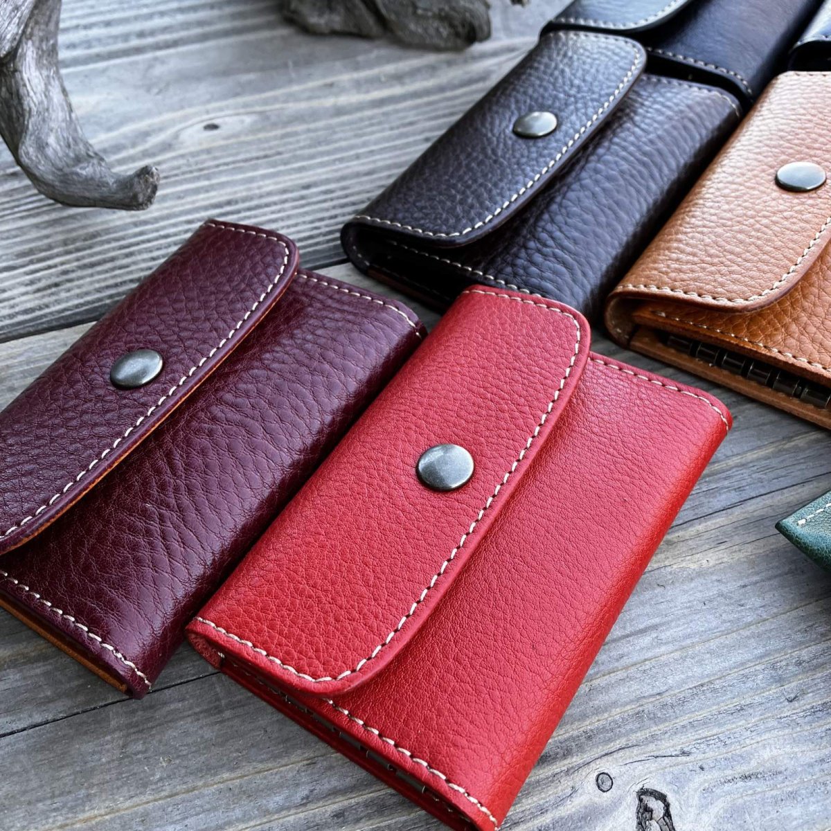 画像4: 上質なシュリンクレザーが手元を彩る、シンプルで機能的なキーケース (4)