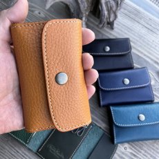 画像2: 上質なシュリンクレザーが手元を彩る、シンプルで機能的なキーケース (2)