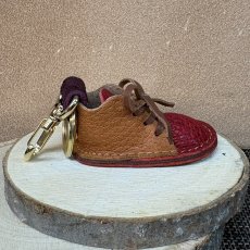 画像3: 　【猛獣のスニーカー】ミニスニーカーチャーム　レッド＆キャメル系　No.7 (3)