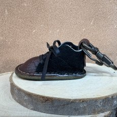画像2: 　【猛獣のスニーカー】ミニスニーカーチャーム　ダークブラウン×ダークグリーン系　No.8 (2)