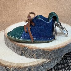 画像2: 　【猛獣のスニーカー】ミニスニーカーチャーム　グリーン×ブルー系　No.13 (2)