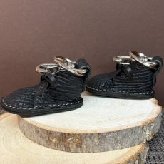 画像5: 【サメ革】ミニスニーカーチャーム｜本革キーホルダー ハンドメイドレアチャーム 2点完成！現品限り (5)