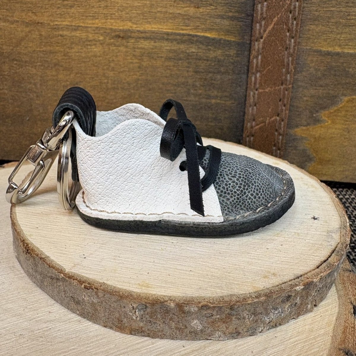 画像3: 4月10日20時より販売開始　【猛獣のスニーカー】ミニスニーカーチャーム　ブラウン＆ダークグリーン系　No.3 (3)