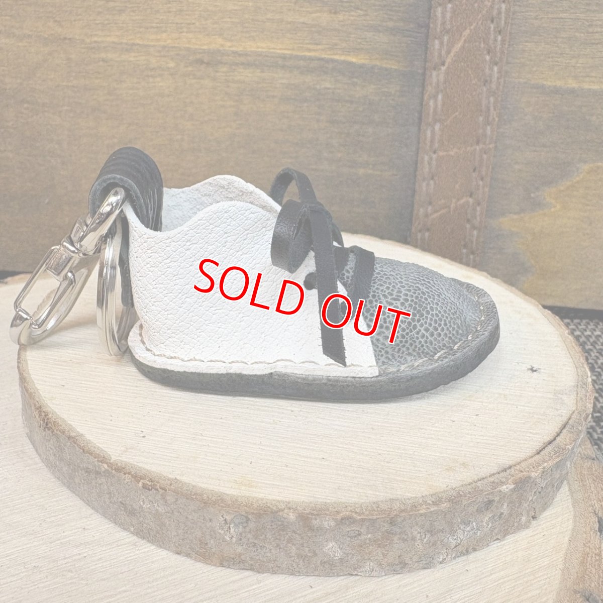 画像3: 4月10日20時より販売開始　【猛獣のスニーカー】ミニスニーカーチャーム　グレー＆ホワイト系　No.3 (3)