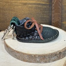 画像3: 4月10日20時より販売開始　【猛獣のスニーカー】ミニスニーカーチャーム　BLACK＆ダークグリーン系　No.5 (3)