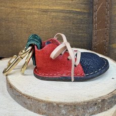 画像3: 4月10日20時より販売開始　【猛獣のスニーカー】ミニスニーカーチャーム　RED＆インディゴ系　No.6 (3)