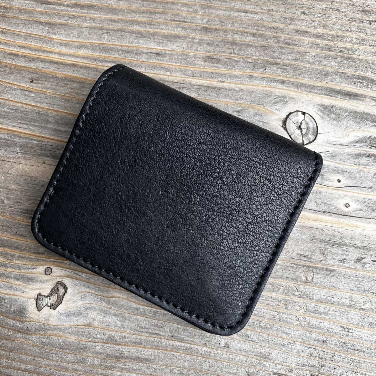 画像2: 【現品販売】千葉県産キョンレザーのミニマム財布｜職人仕立ての一点もの (2)