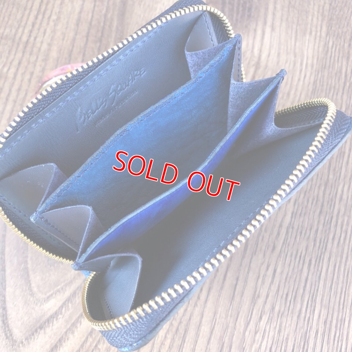 画像4: ★限定販売★象革ラウンドファスナーミニウォレット！写真の現品1点です (4)