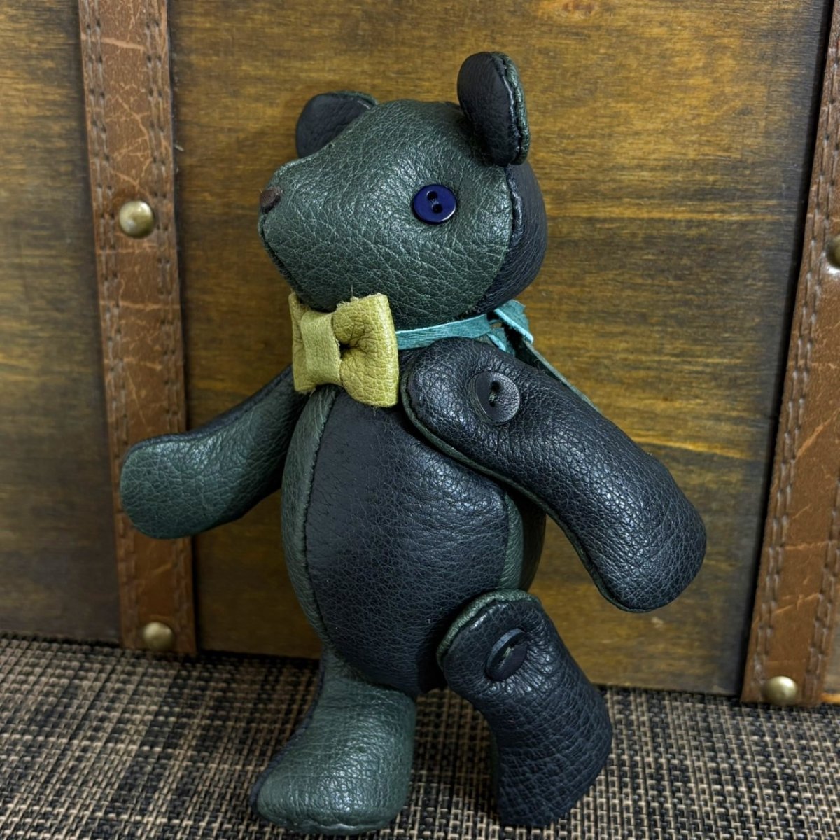 画像3: 【ジビエレザー猪革】のベルベア★マイスターの手作り「ベルズベア」ダークグリーン×ブラック　 写真の1点販売です (3)
