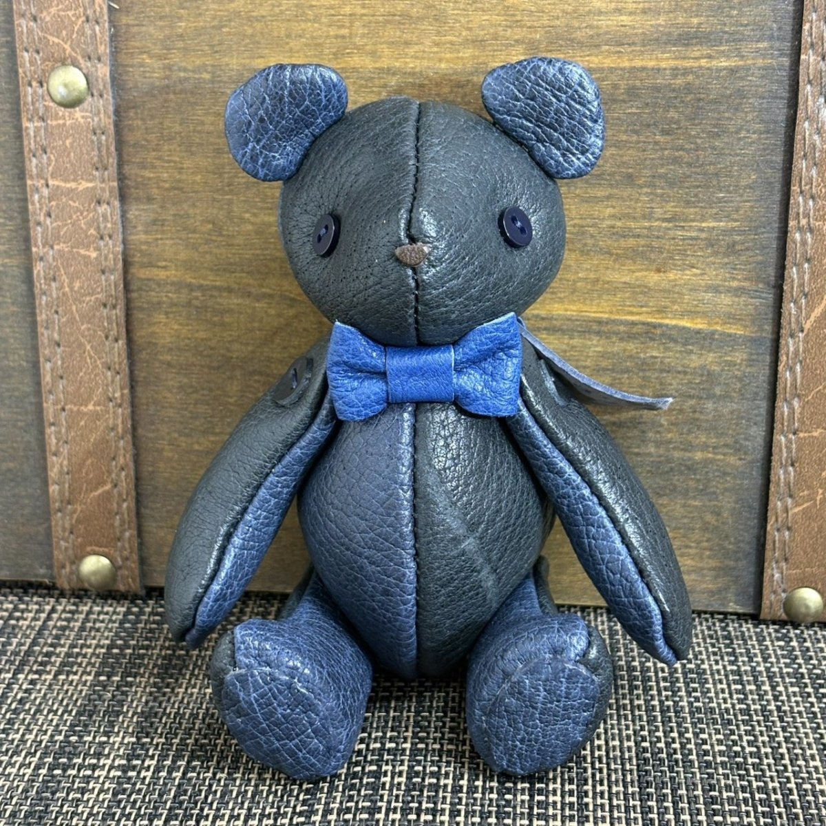 画像1: 【ジビエレザー猪革】のベルベア★マイスターの手作り「ベルズベア」ブラック×インディゴ　 写真の1点販売です (1)