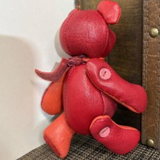 画像6: 【ジビエレザー鹿革】のベルベア★マイスターの手作り「ベルズベア」オール広島レッド　 写真の1点販売です (6)