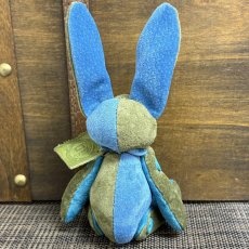 画像2: 【ピッグスウェード】のベルラビ★マイスターの手作り「ベルズラビット」うぐいす×タイトブルー　ストラップ1本付 　写真の1点販売です (2)