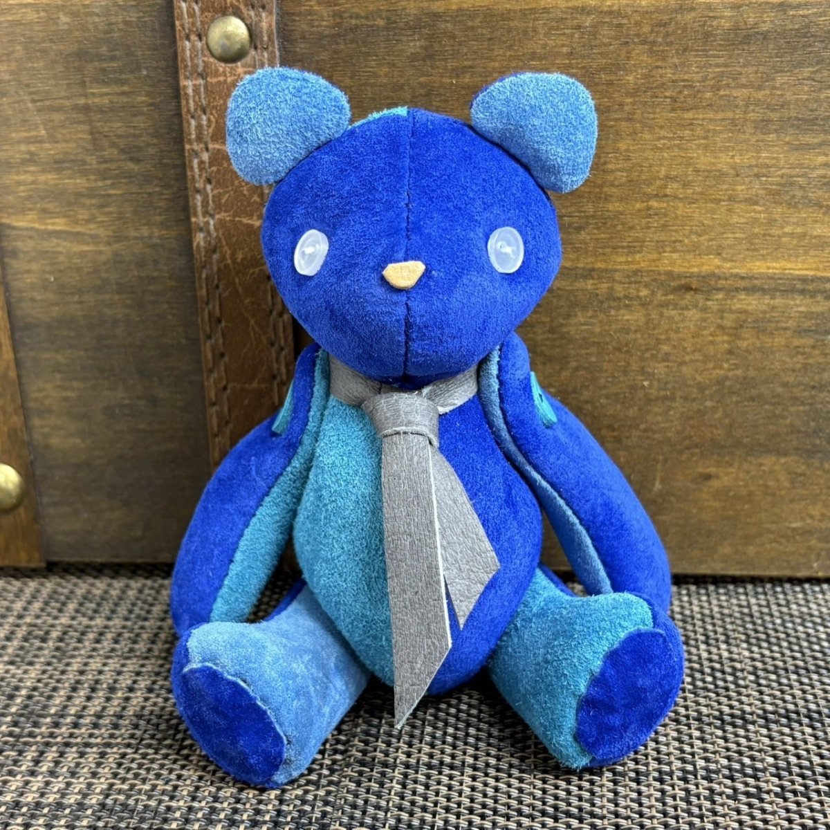 画像1: 【ピッグスウェード】のベルベア★マイスターの手作り「ベルズベア」ブルーカラフル　ストラップ1本付 　写真の1点販売です (1)