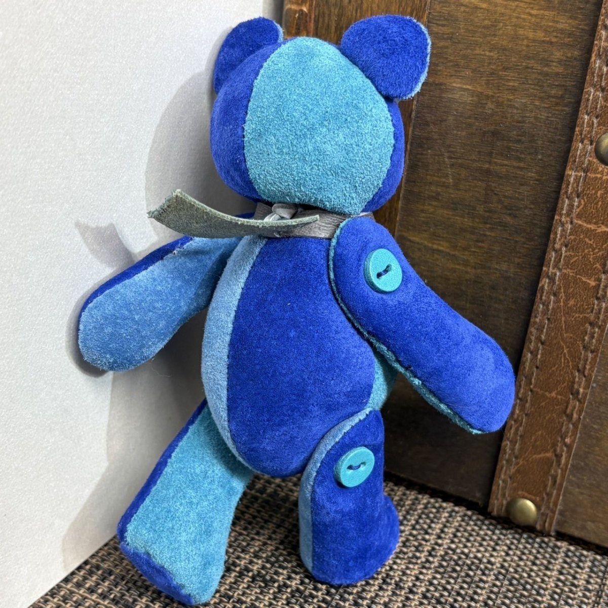 画像6: 【ピッグスウェード】のベルベア★マイスターの手作り「ベルズベア」ブルーカラフル　ストラップ1本付 　写真の1点販売です (6)