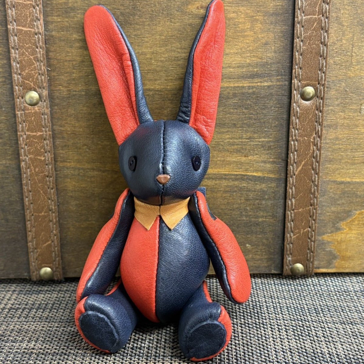 画像1: 【ジビエレザー鹿革】のベルラビ★マイスターの手作り「ベルズラビット」インディゴ×バーミリオン　 写真の1点販売です (1)