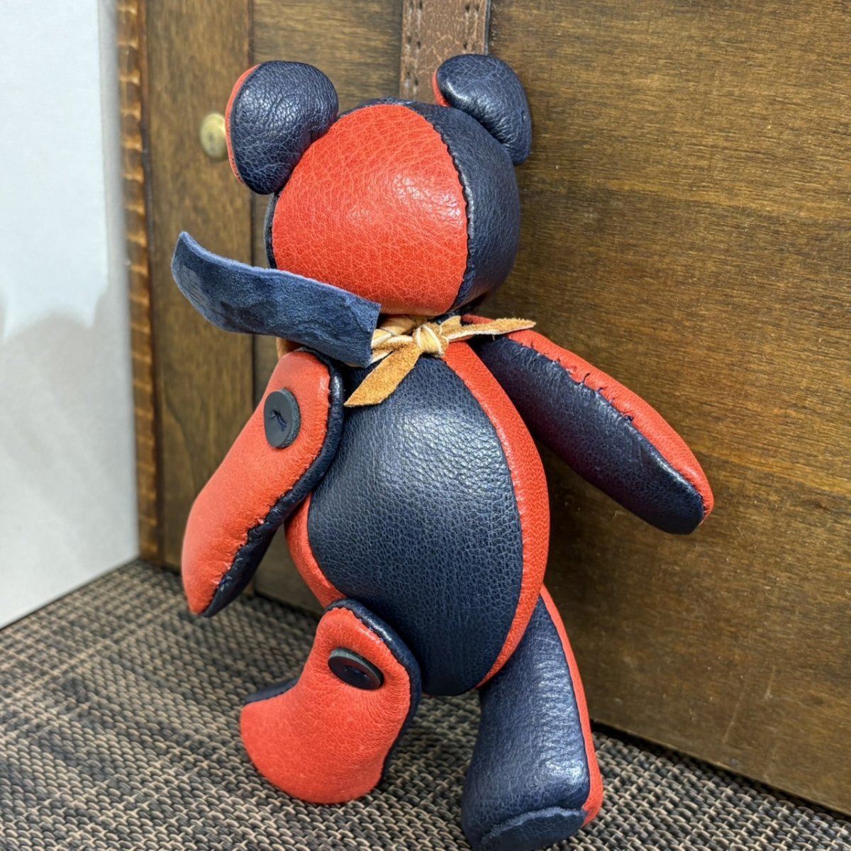 画像5: 【ジビエレザー鹿革】のベルベア★マイスターの手作り「ベルズベア」インディゴ×バーミリオン　ストラップ1本付 　写真の1点販売です (5)