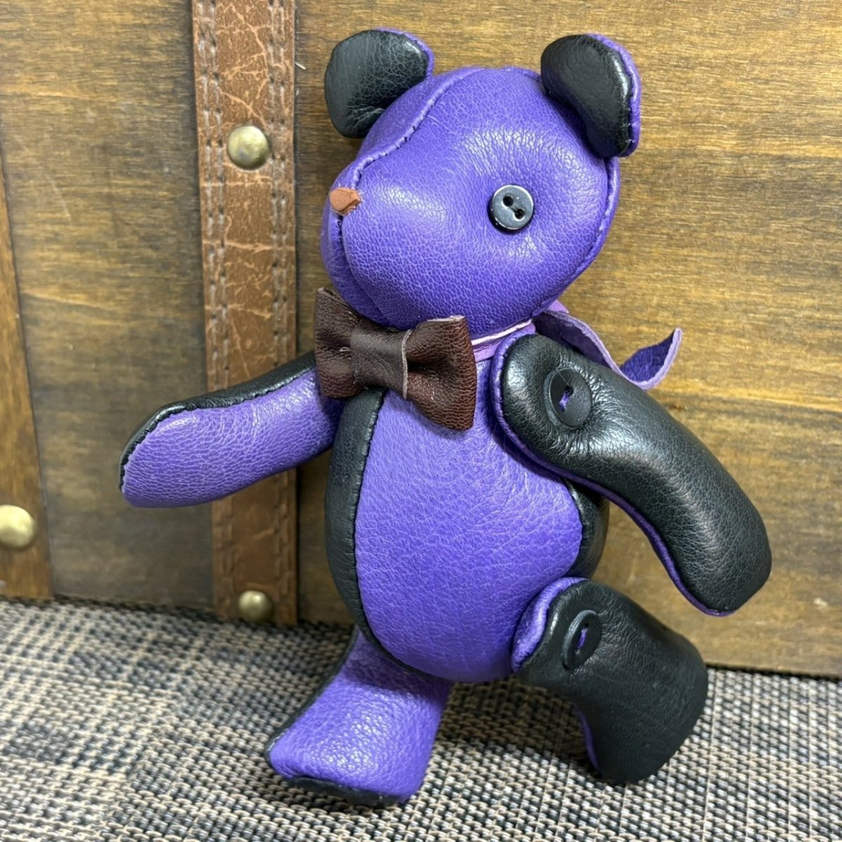 画像3: 【ジビエレザー鹿革】のベルベア★マイスターの手作り「ベルズベア」パープル×ブラック　ストラップ1本付 　写真の1点販売です (3)