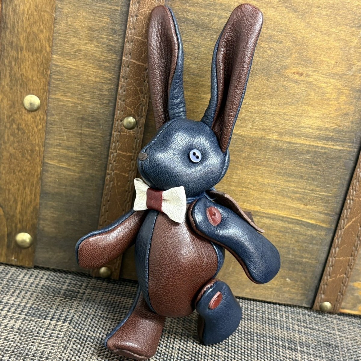 画像4: 【ジビエレザー鹿革】のベルラビ★マイスターの手作り「ベルズラビット」インディゴ×バーガンディ　 写真の1点販売です (4)