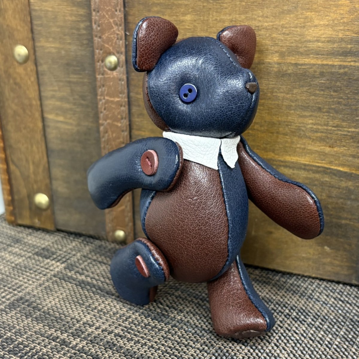 画像4: 【ジビエレザー鹿革】のベルベア★マイスターの手作り「ベルズベア」インディゴ×バーガンディ　ストラップ1本付 　写真の1点販売です (4)