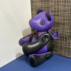 画像2: 【ジビエレザー鹿革】のベルベア★マイスターの手作り「ベルズベア」パープル×ブラック　ストラップ1本付 　写真の1点販売です (2)