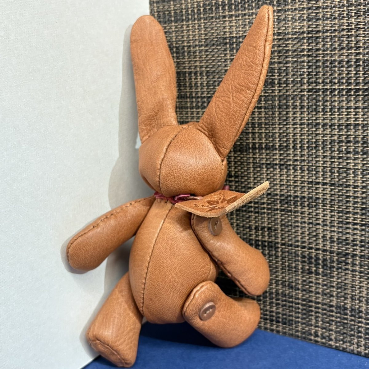 画像4: 【ジビエレザー鹿革】のベルラビ★マイスターの手作り「ベルズラビット」ウッドブラウンちょっとワイルド　ストラップ1本付　 写真の1点販売です (4)