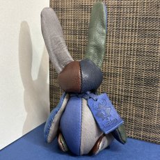 画像2: 【ジビエレザー鹿革】のベルラビ★マイスターの手作り「ベルズラビット」スペシャルカラフル寒色系　ストラップ1本付　 写真の1点販売です (2)