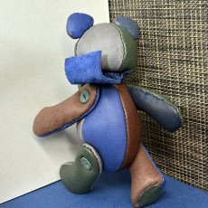 画像3: 【ジビエレザー鹿革】のベルベア★マイスターの手作り「ベルズベア」スペシャルカラフル寒色系　ストラップ1本付 　写真の1点販売です (3)