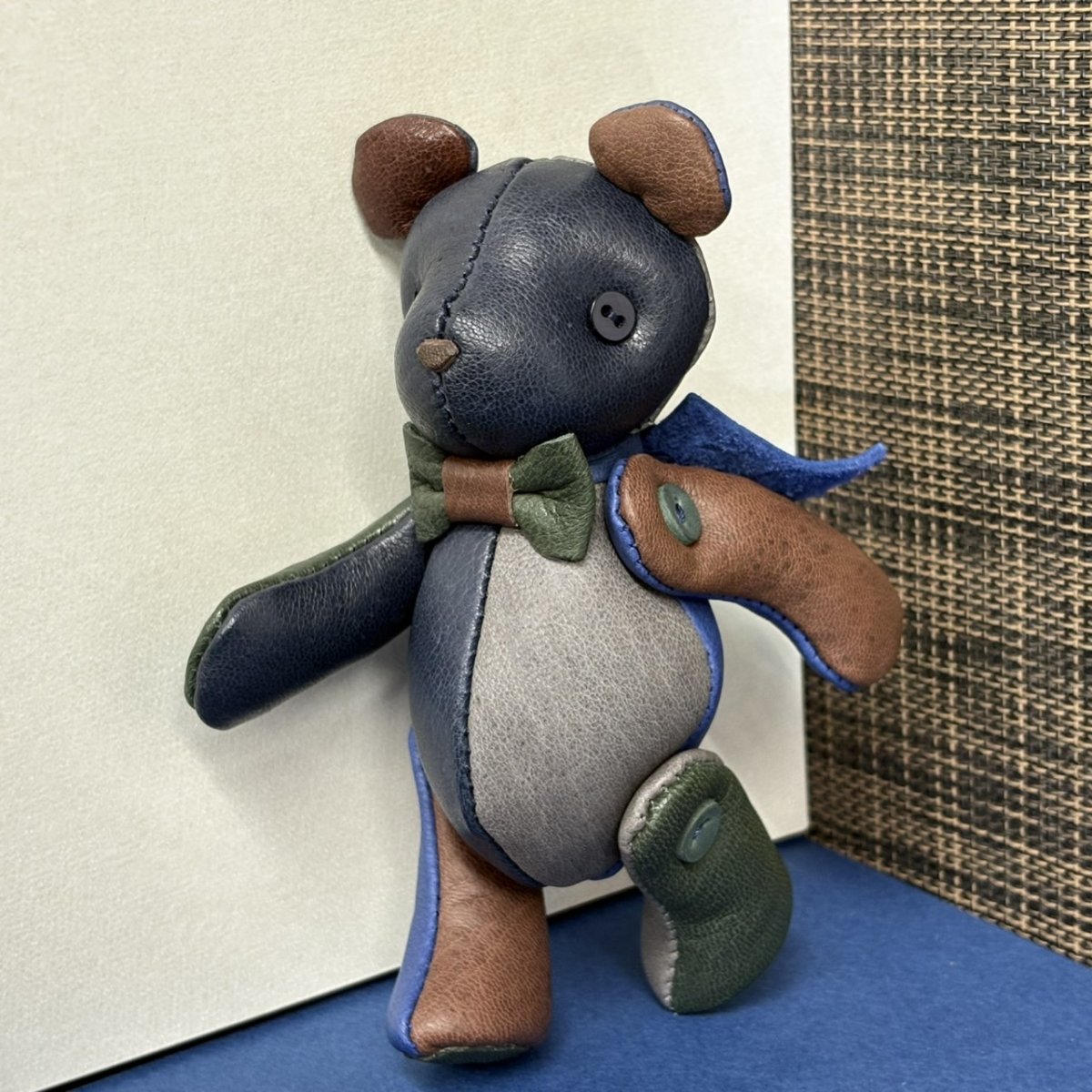 画像5: 【ジビエレザー鹿革】のベルベア★マイスターの手作り「ベルズベア」スペシャルカラフル寒色系　ストラップ1本付 　写真の1点販売です (5)