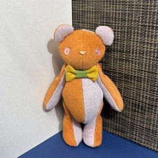 画像1: 【ピッグスウェード】のベルベア★マイスターの手作り「ベルズベア」オレンジ×ピンクグレー　ストラップ1本付 　写真の1点販売です (1)