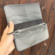 画像3: サメ革の長財布 オールブラック｜ファスナー小銭入れ付き　シャークレザー (3)