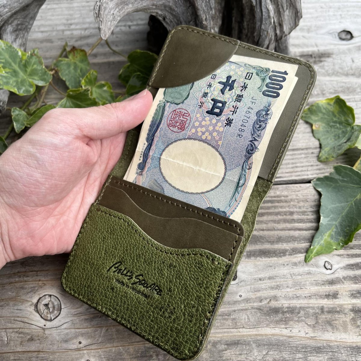 画像5: 【ツキノワグマ革】ミニマムスリム財布｜薄い・軽い・小銭も入るマネークリップのようなミニ財布　写真の1点 (5)