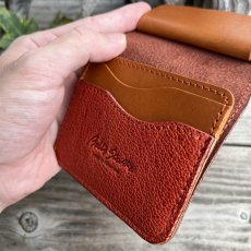 画像4: 【ツキノワグマ革】ミニマムスリム財布｜薄い・軽い・小銭も入るマネークリップのようなミニ財布　写真の1点 (4)