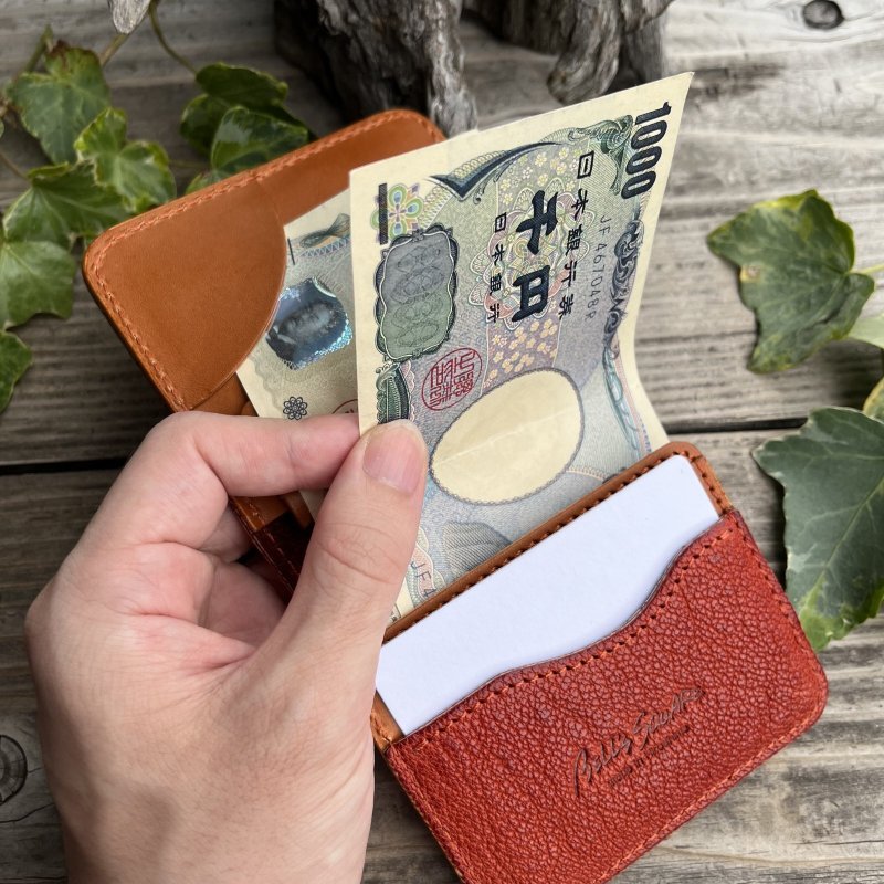 希少なツキノワグマ革の薄型ミニ財布｜小銭・カード・お札を収納