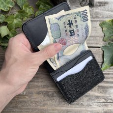 画像9: 【ヒグマ革】ミニマムスリム財布｜薄い・軽い・小銭も入るマネークリップのようなミニ財布　写真の1点 (9)