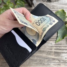 画像11: 【ヒグマ革】ミニマムスリム財布｜薄い・軽い・小銭も入るマネークリップのようなミニ財布　写真の1点 (11)