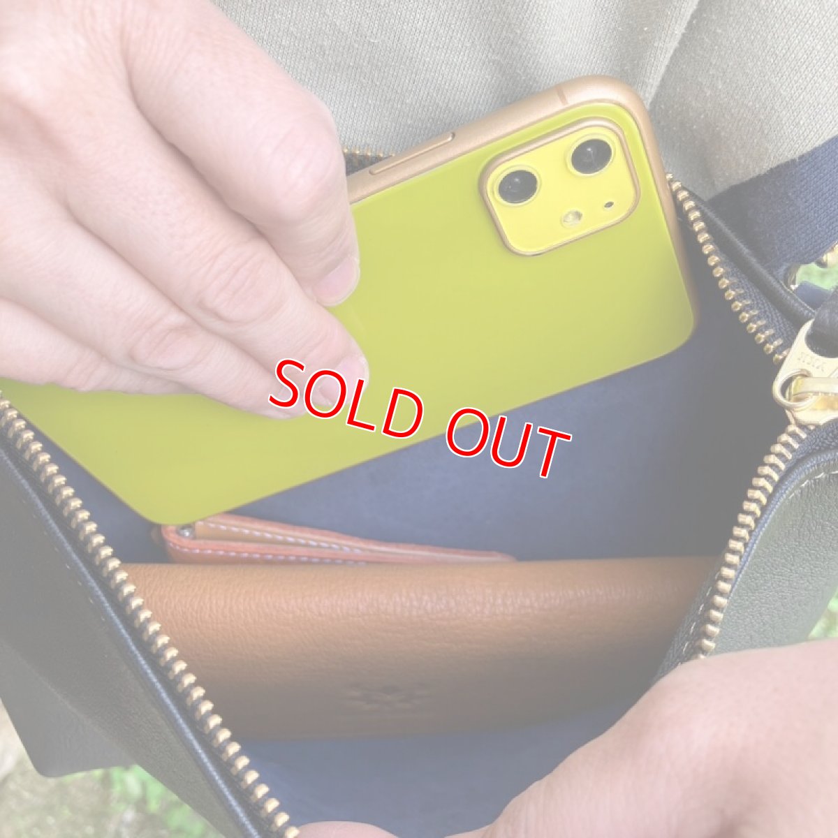 画像4: 【広島ジビエレザー】ふわふわ柔らかく軽い☆鹿革サコッシュ　カラーオーダー受付中 (4)