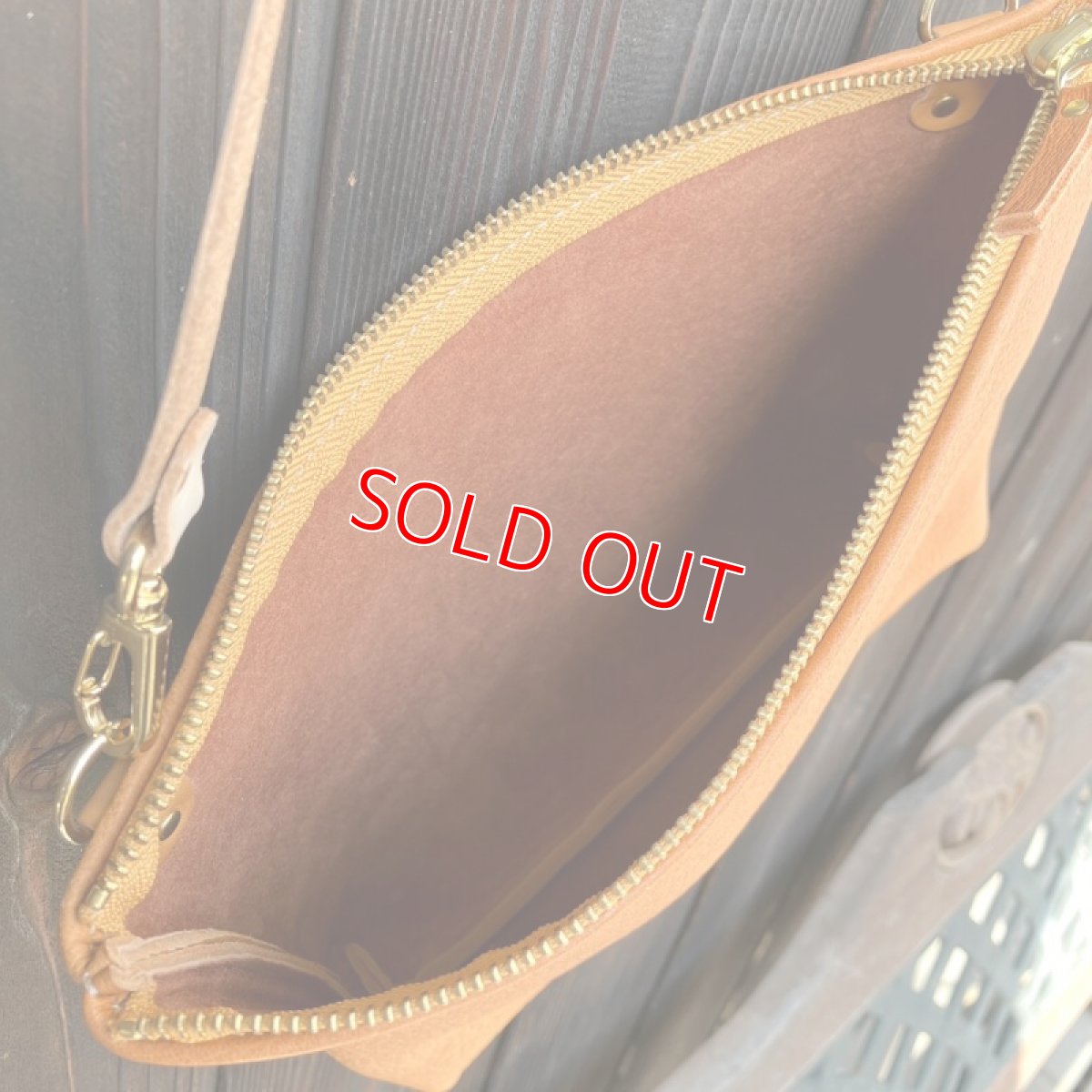 画像7: 【広島ジビエレザー】ふわふわ柔らかく軽い☆鹿革サコッシュ　キャメル (7)