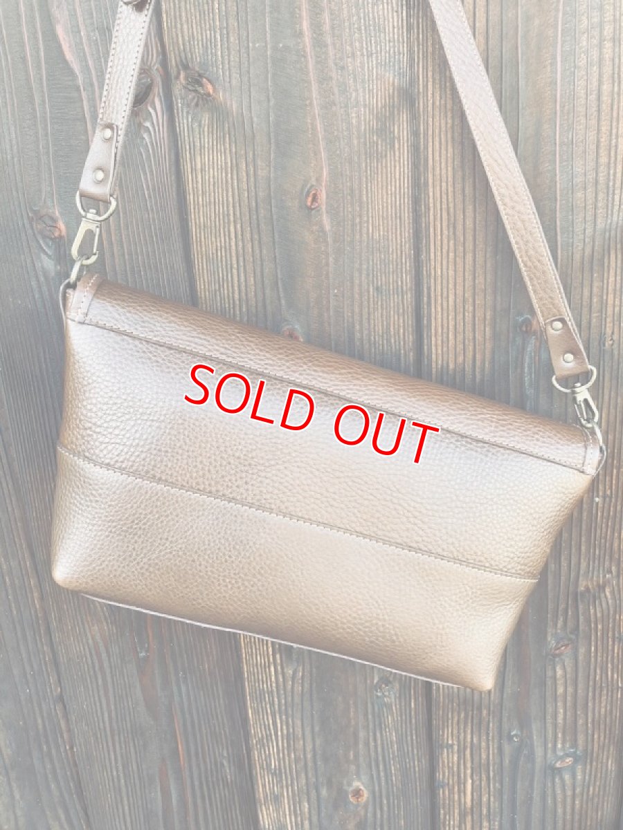 画像8: フラップ付きショルダーポーチ☆牛革シュリンク　横長タイプ　ダークブラウンタイプ (8)