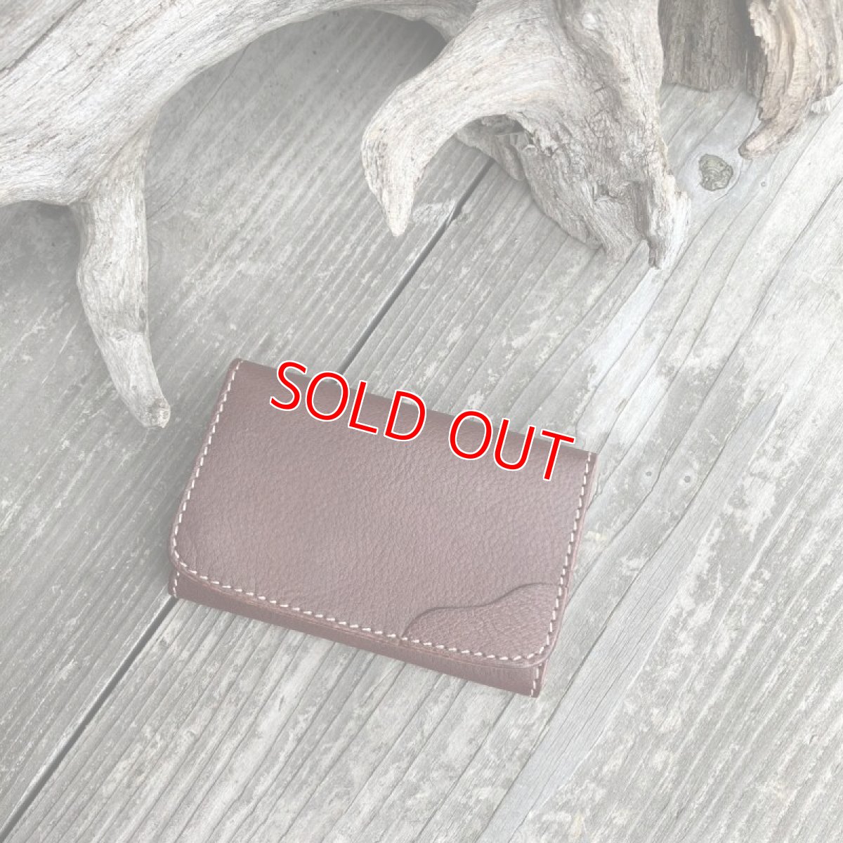 画像2: 【ツキノワグマレザー】名刺を落とさない！縁をかき集める熊手のように　熊革バージョンプレミアム★名刺入れ / カード入れ (2)