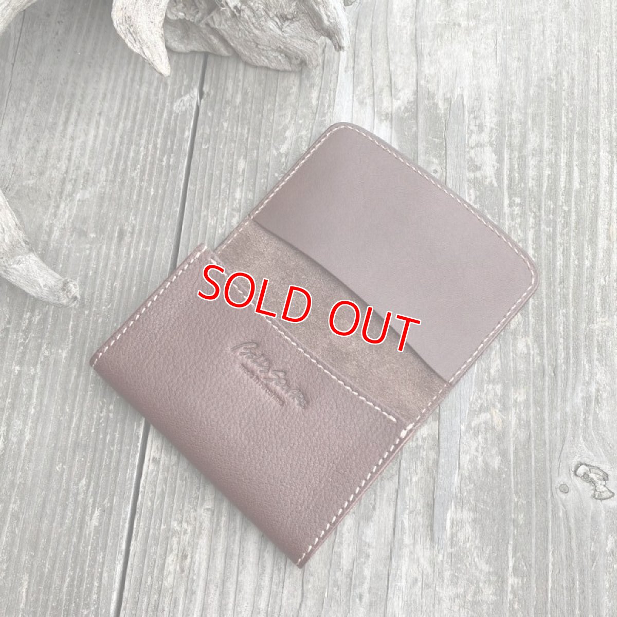 画像2: 【ツキノワグマレザー】名刺を落とさない！縁をかき集める熊手のように　熊革バージョン★名刺入れ / カード入れ (2)