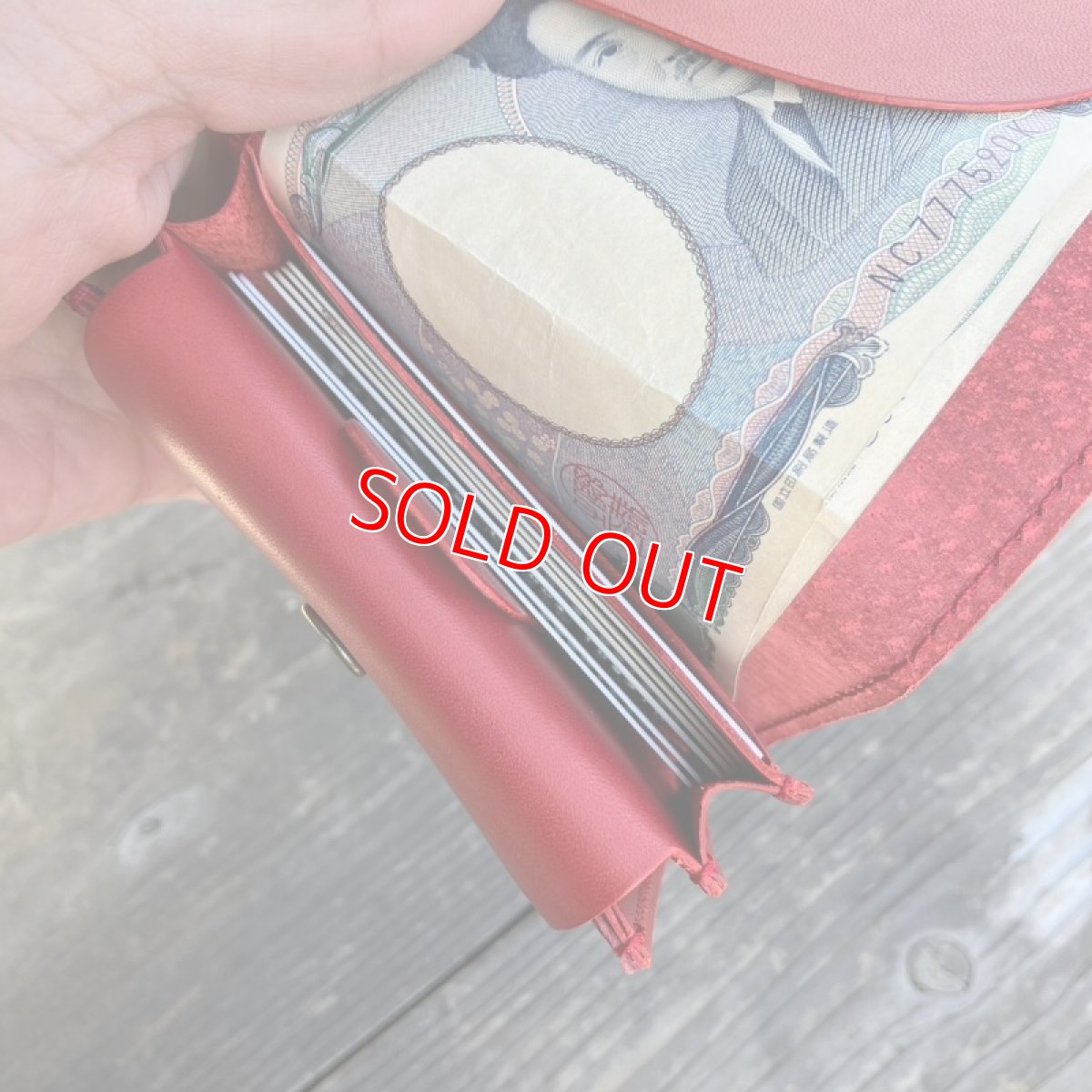 画像7: 【広島ジビエレザー×カープ】猪革ミニ財布　カードが飛び出す☆使いやすさも収納力もアップ (7)