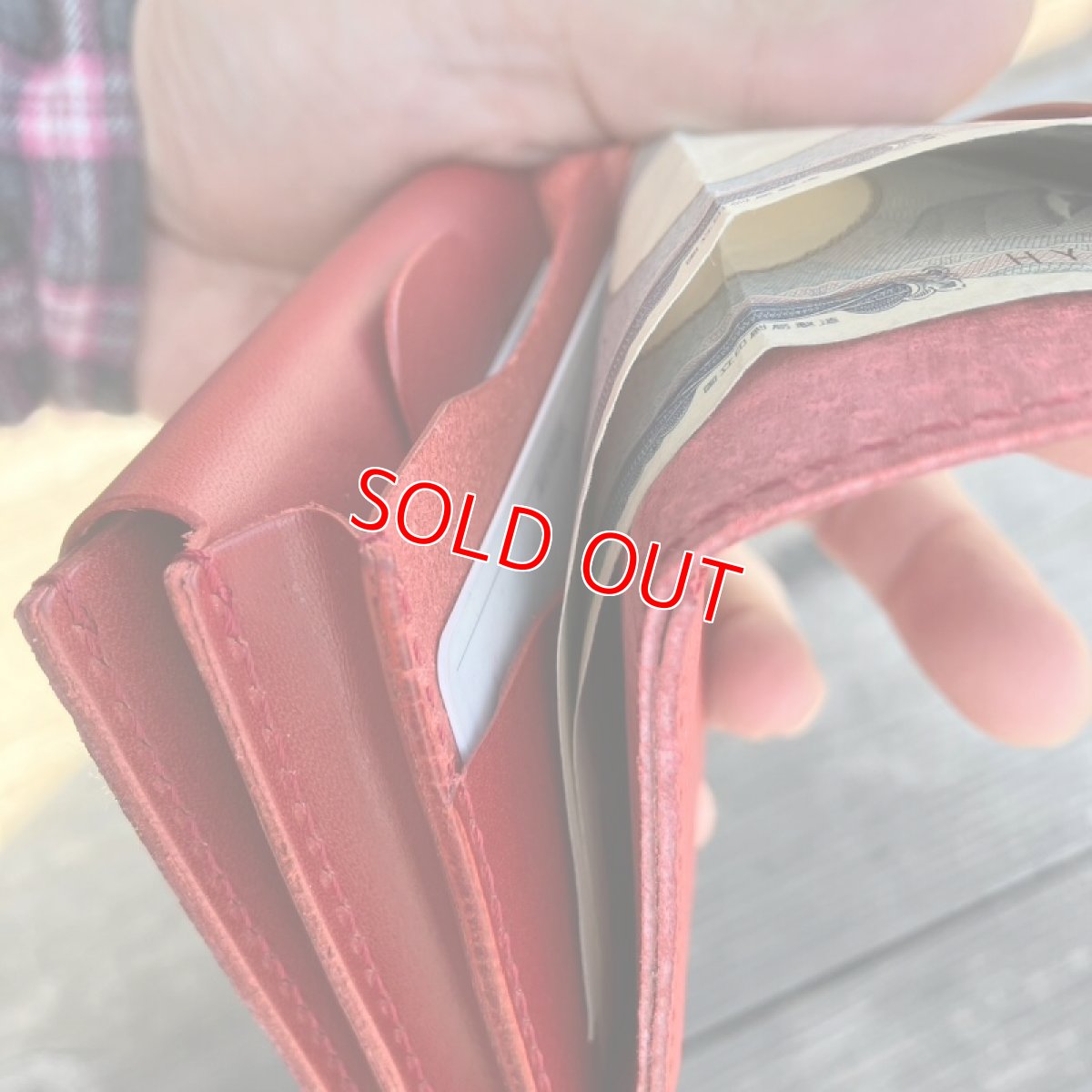 画像8: 【広島ジビエレザー×カープ】猪革ミニ財布　カードが飛び出す☆使いやすさも収納力もアップ (8)